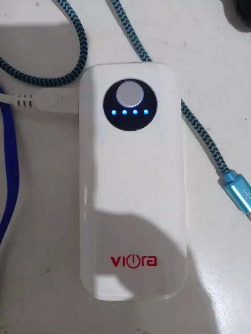 Di jual  power bank  merk  viora. Msh  bagus. 5500 mah