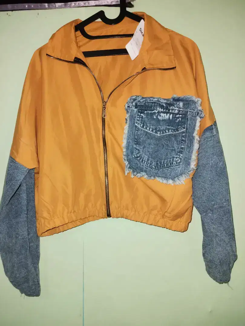 Jaket wanita croptop