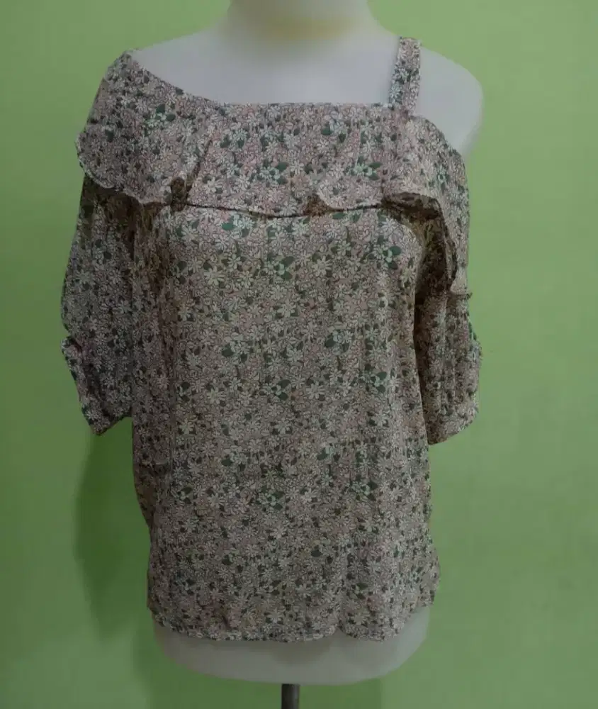 Atasan Flower Liangdian