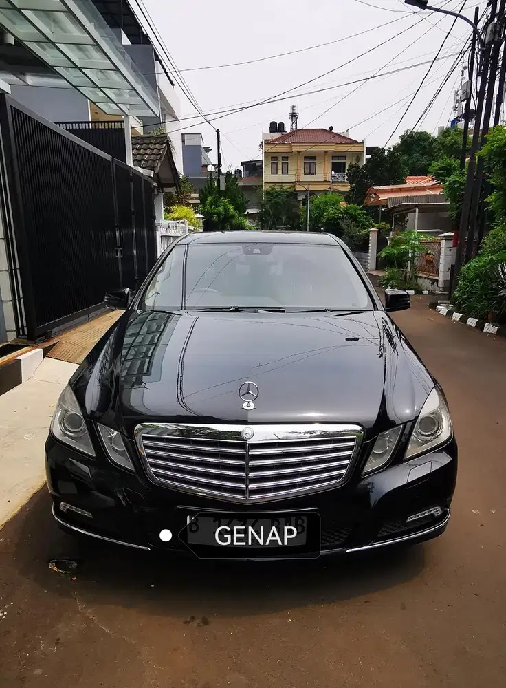 Mercedes-Benz E300 2010 Bensin