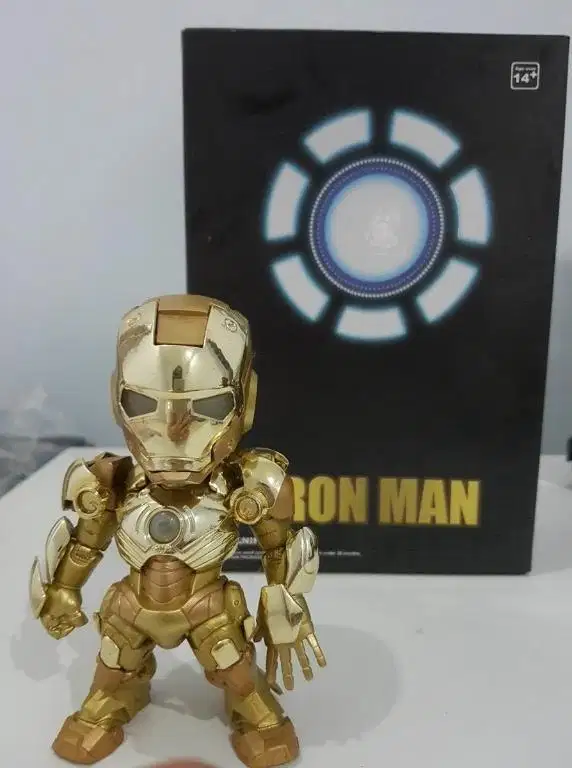 Iron man Action Figure ( BIB )