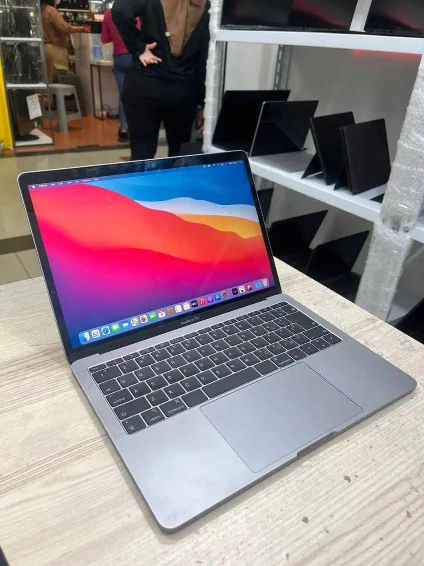 MACBOOK PRO 2017 13 INCHI  8/128 CORE I5 SILVER NONTOUCHBAR  SECOND