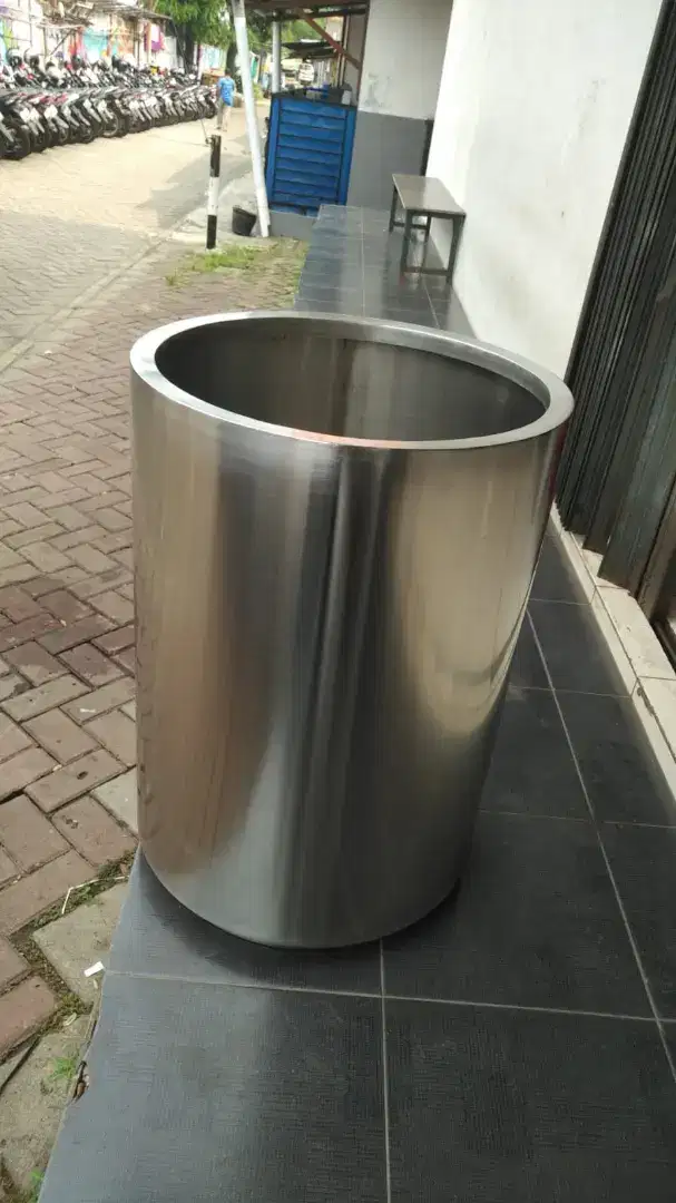 Pot Bunga Stainles 304 Dia.56 cm T.80.cm