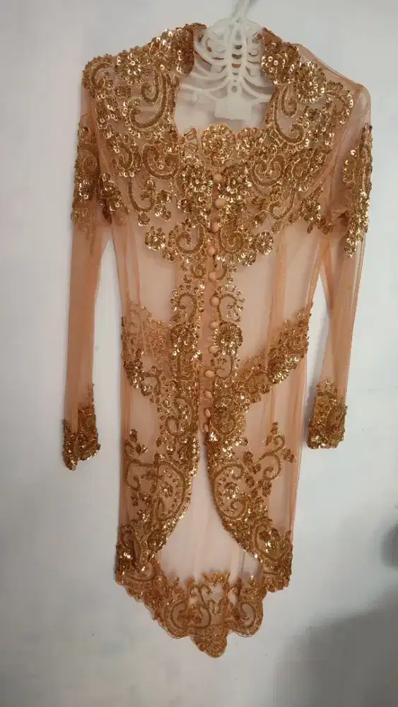 Kebaya Modern warna kecoklatan