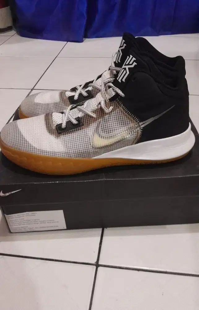Nike Kyrie Flytrap