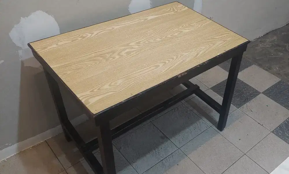 Meja kayu second/bekas