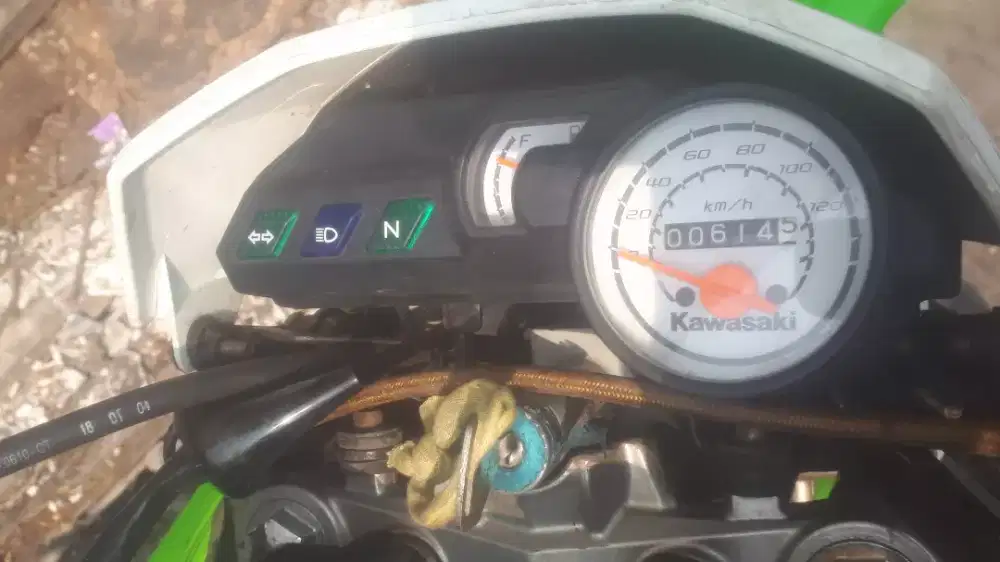 Kawasaki klx150 th17 dki tlt 3x stnk sj bpkb hlg msh bdy ors hls mls
