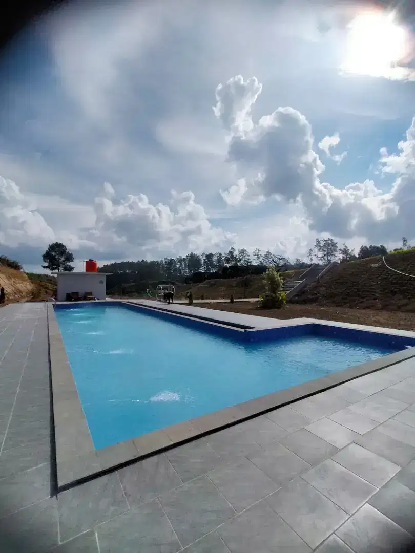 Kolam renang minimalis