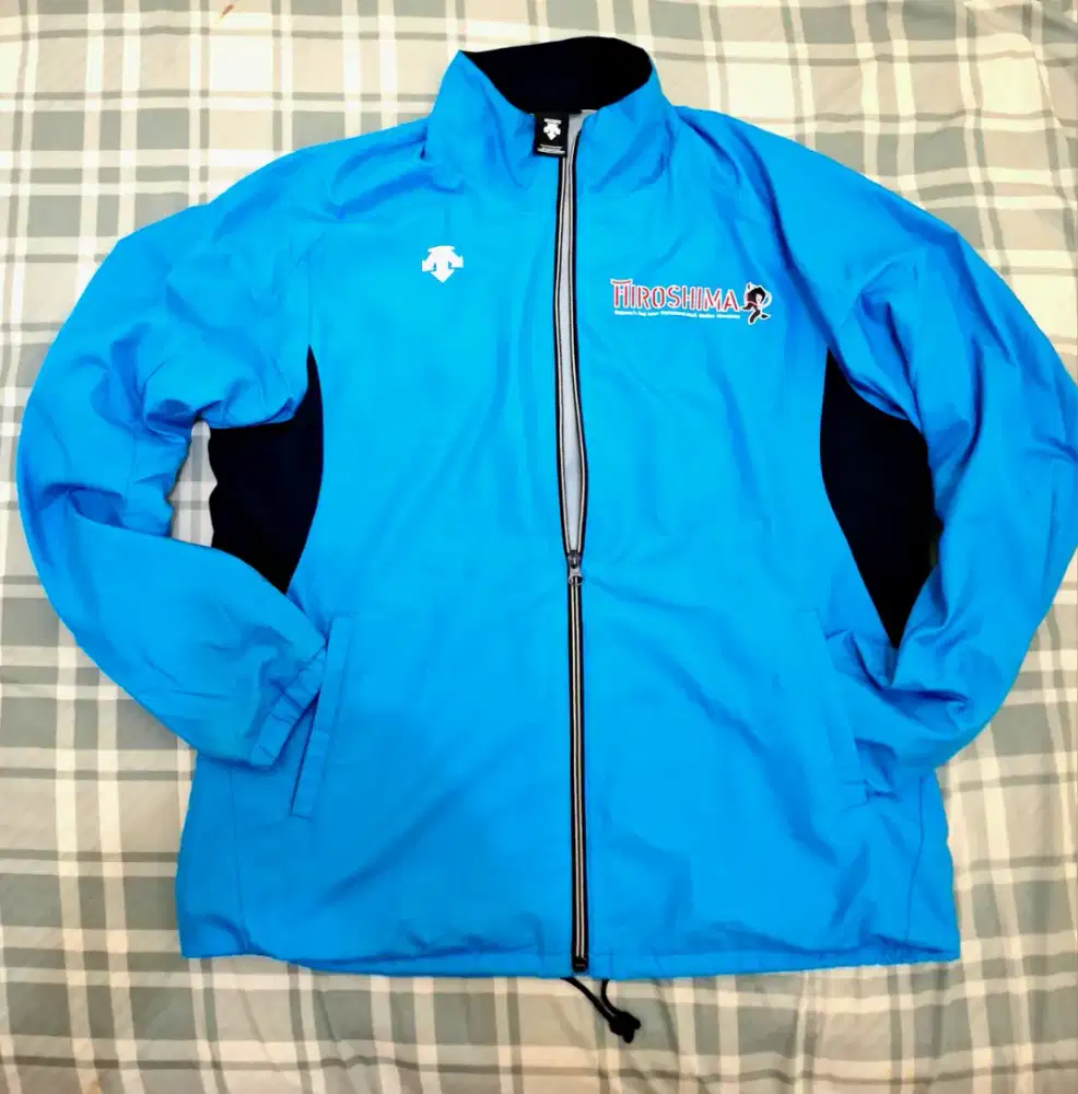 Descente Ori Windbreaker size L [100]