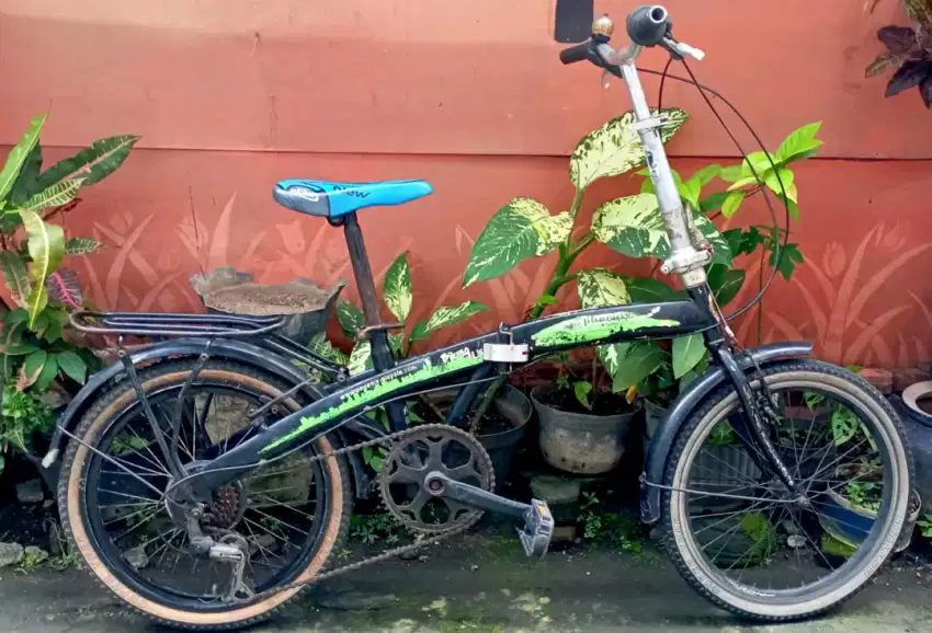 Sepeda lipat New Phoenix siap gowes puter komplek jalan2 santai sore