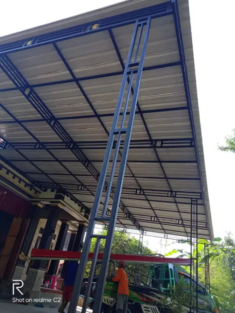 Kanopi dengan banyak pilihan rangka dan atap. Harga kompetitif