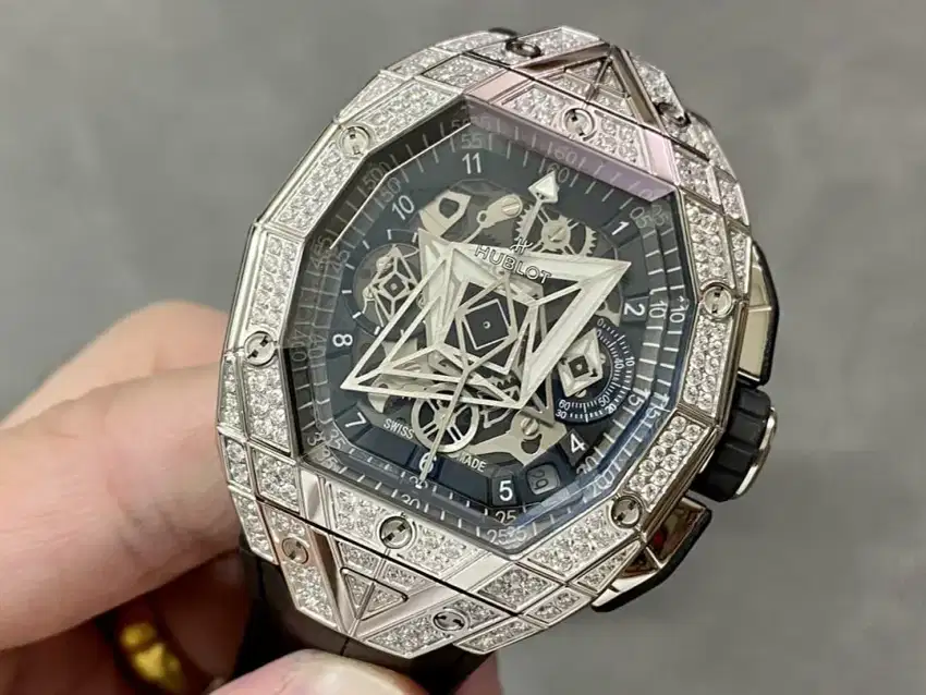 LIMITED EDITION WATCH HUBLOT SANG BLEU 3 WITH DIAMOND PAVED