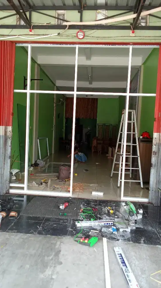 bikin partisi almanium kaca