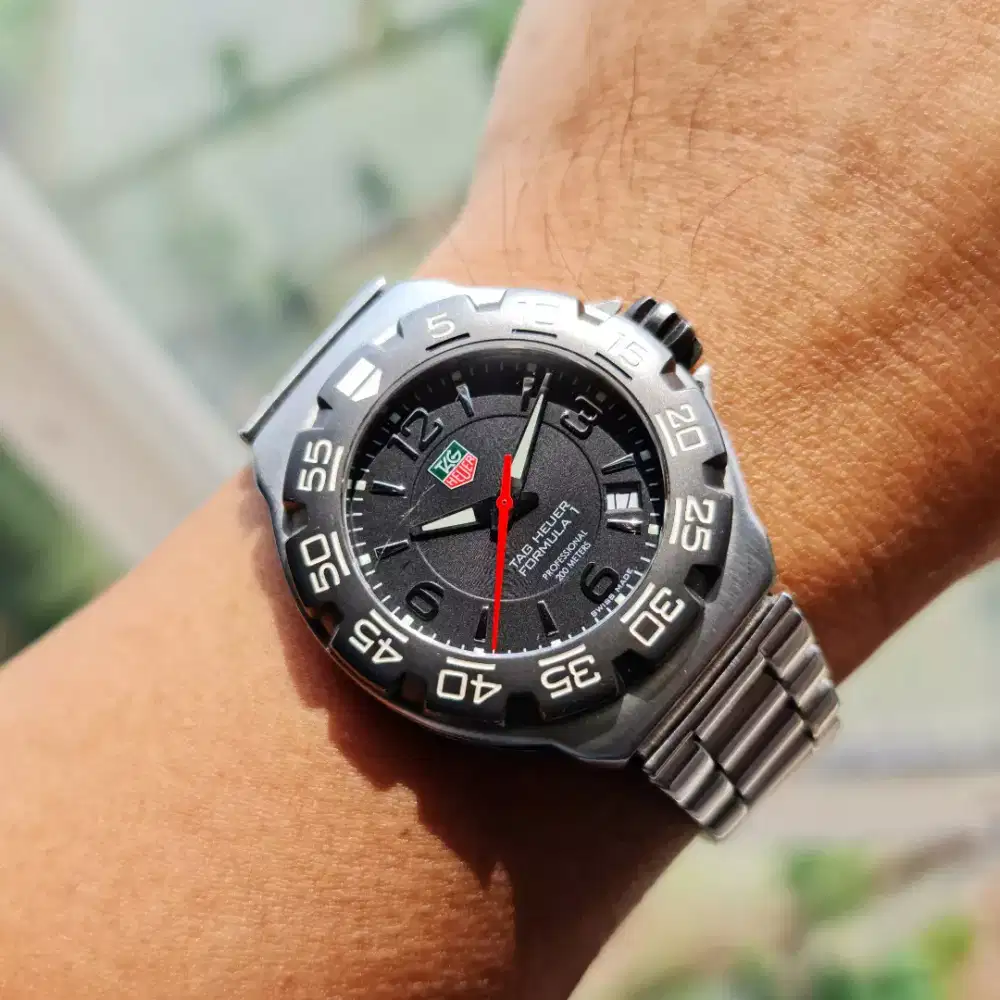 Tag Heuer Formula 1 One F1 professional 200m Black Dial WAC1110