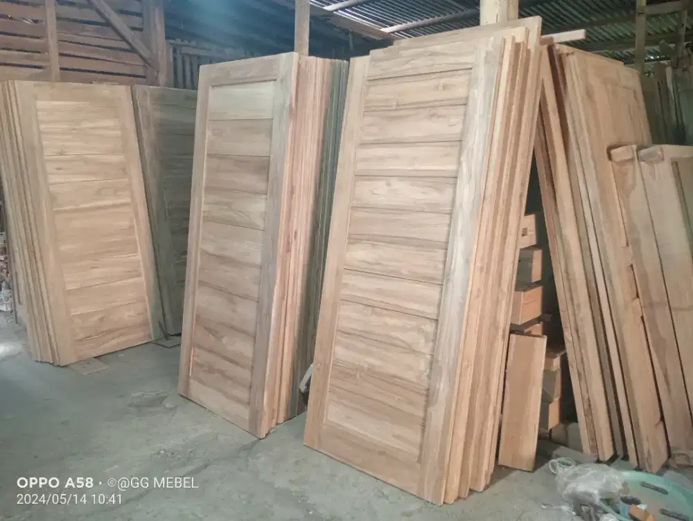 Pintu minimalis jati