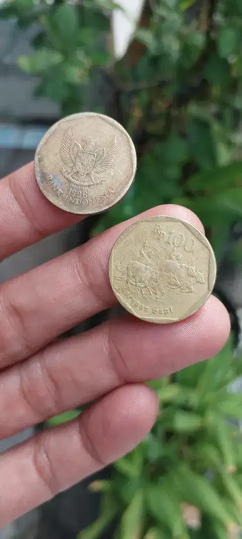 UANG KOIN KUNO 100 RUPIAH ASLI