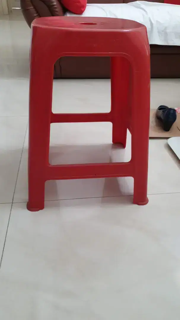 Kursi bakso plastik warna merah