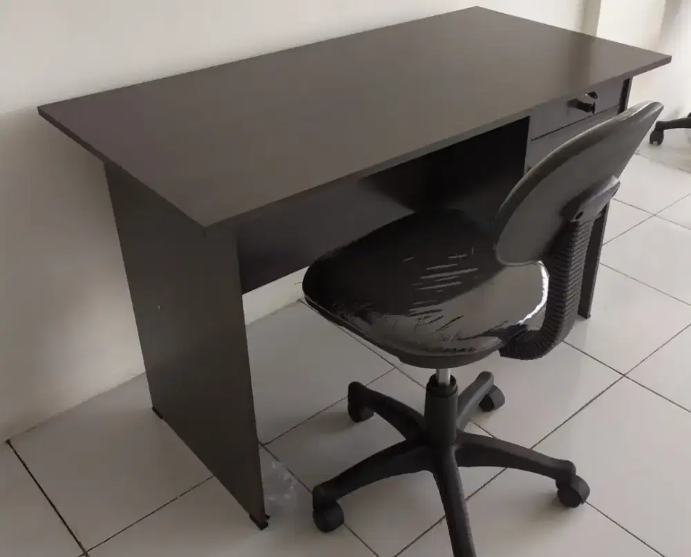 Satu set meja kantor brbavey motip