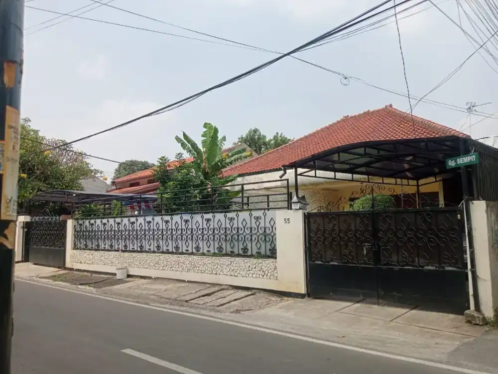 Dijual rumah di H Samali pejaten