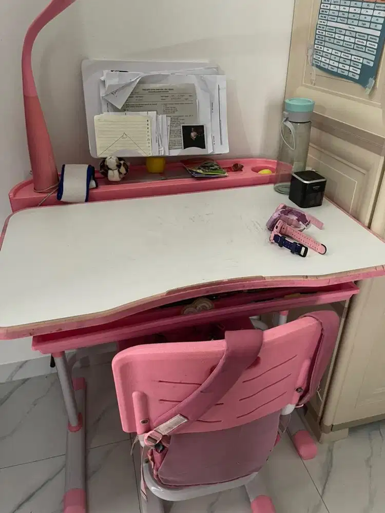 Meja Belajar Set Pink INFORMA