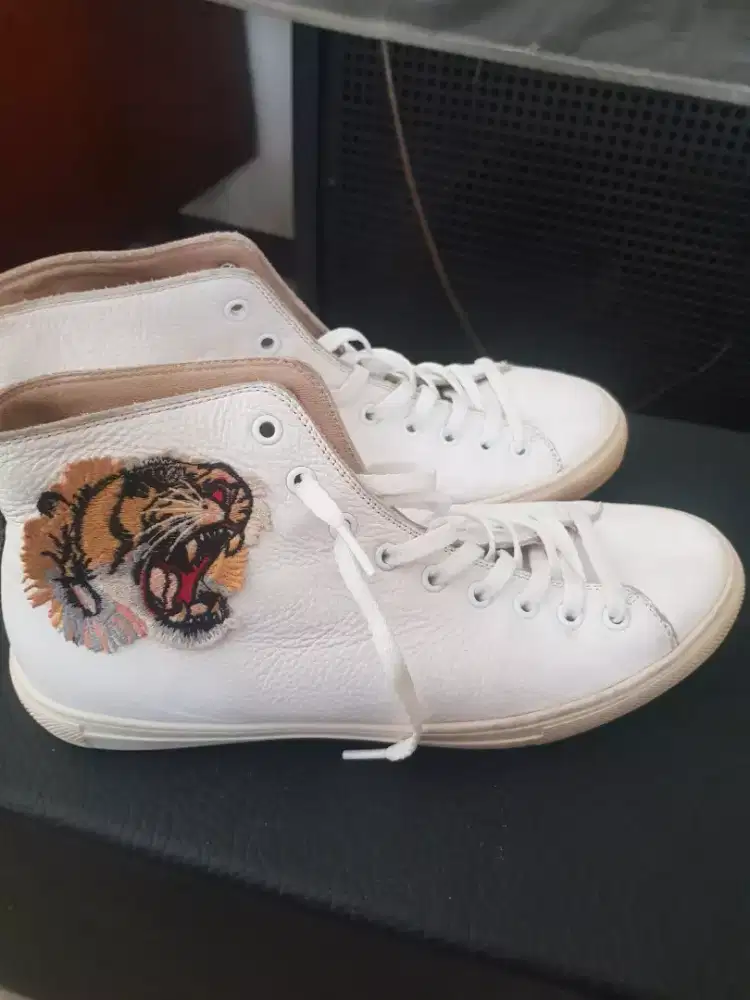 Sepatu pria boot Gucci