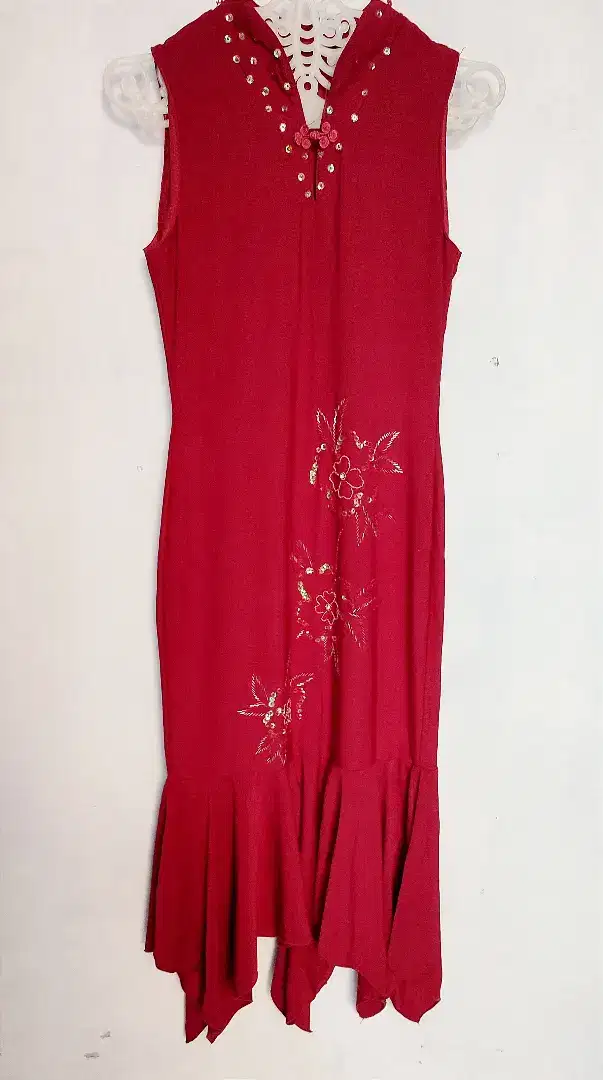 Dress pesta warna merah marron