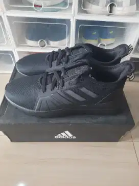 Sepatu Snekers ADIDAS 43½