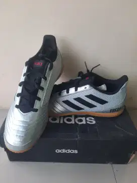Sepatu Futsal Merk Adidas