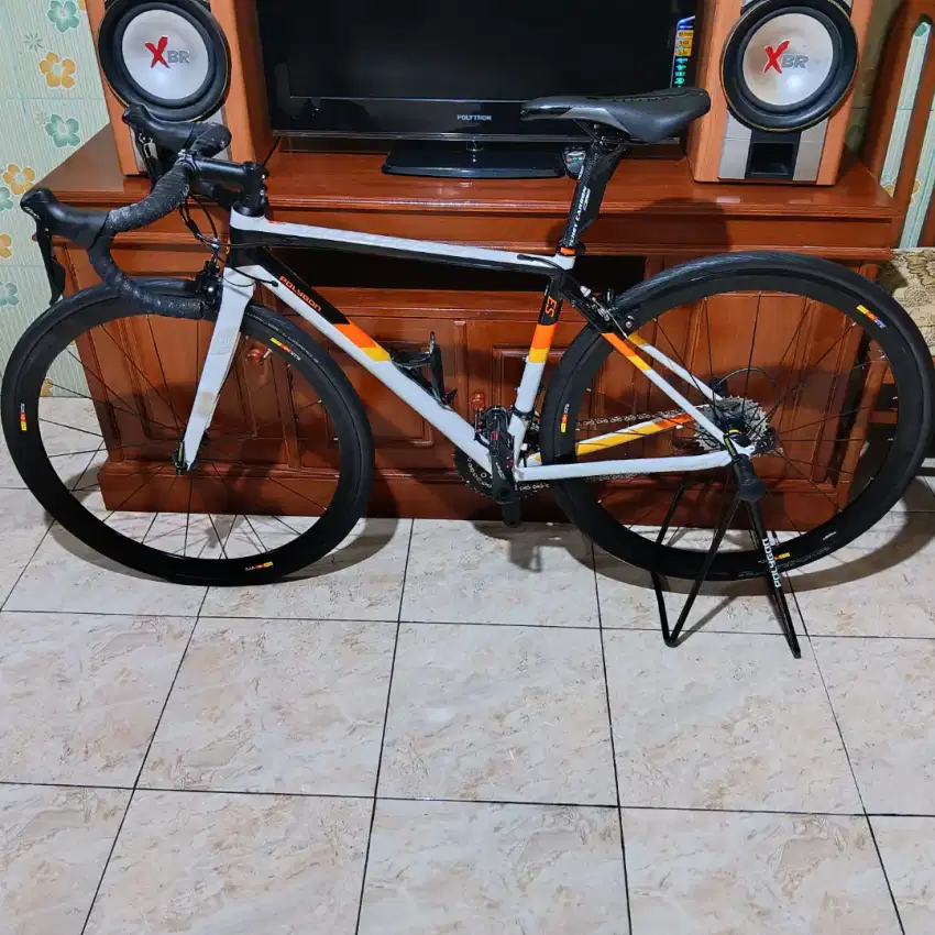 Strattos S3 2021 size S kondisi like new 90% mulus full upgrade