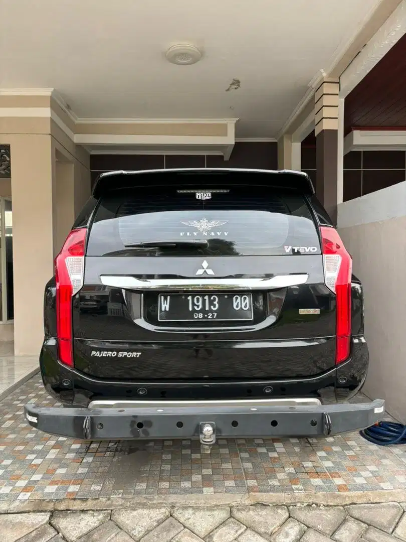 Jual Mitsubishi Pajero Sport Dakar 4X2 AT HITAM