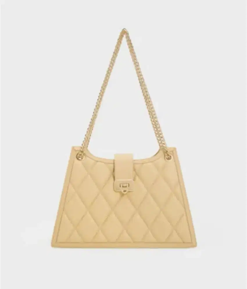 Charles & keith yellow trapess