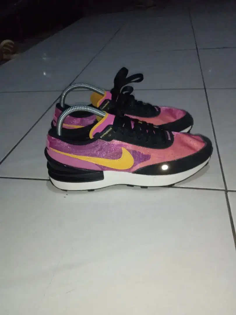 Sepatu Nike waffle one GS active fuschia size 38.5 original like new
