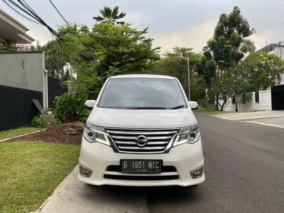 Nissan Serena Hws At Putih Fullset Mobil Bekas