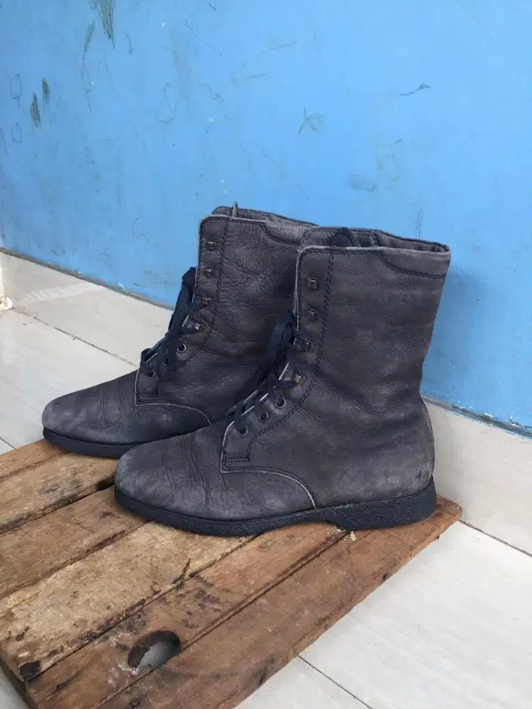 Sepatu Boots TODS