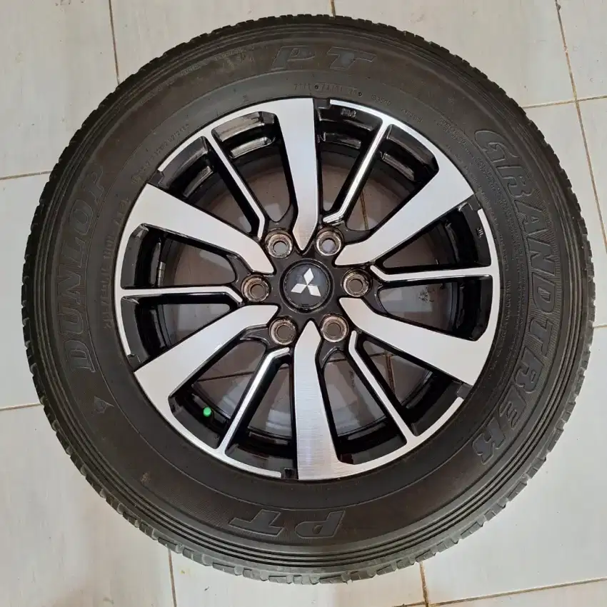 Velg pajero Sport