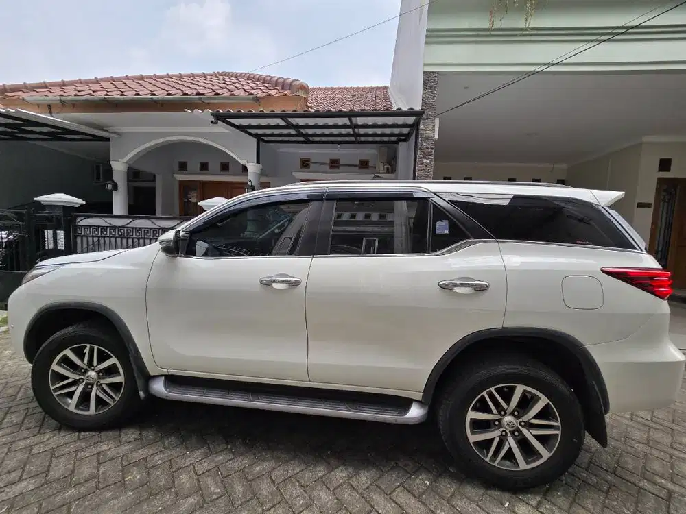 Toyota Fortuner 2017, 2.4 TRZ Solar AT - Mobil Bekas - 920638836