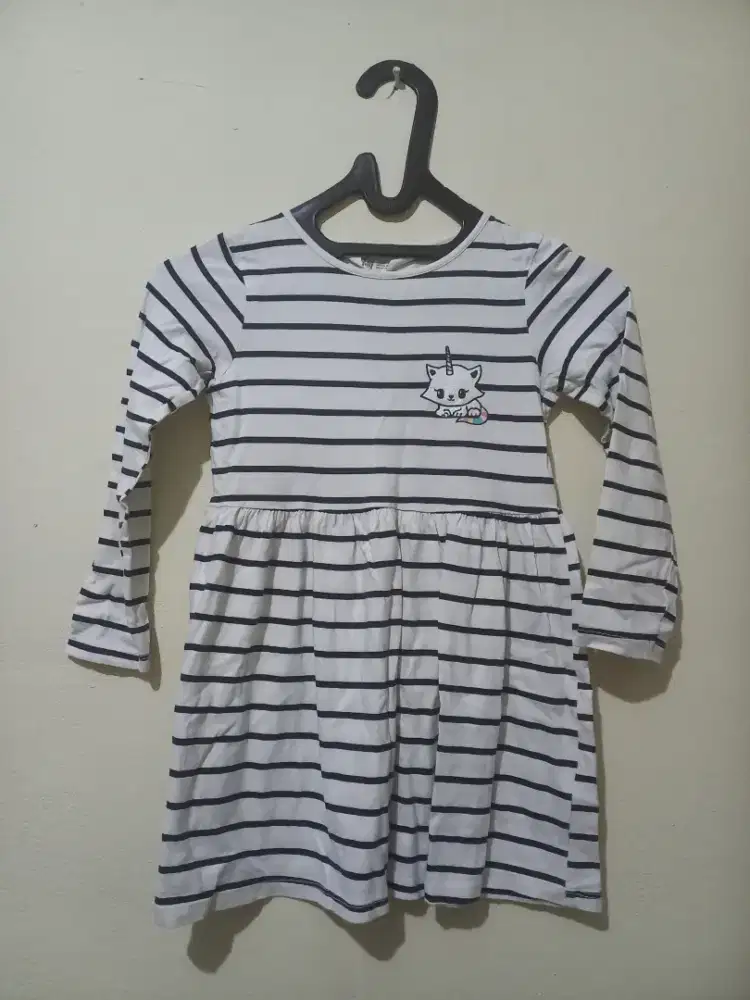 Dijual dress anak perempuan lucu merk H&M ori uk.4/6 tahun