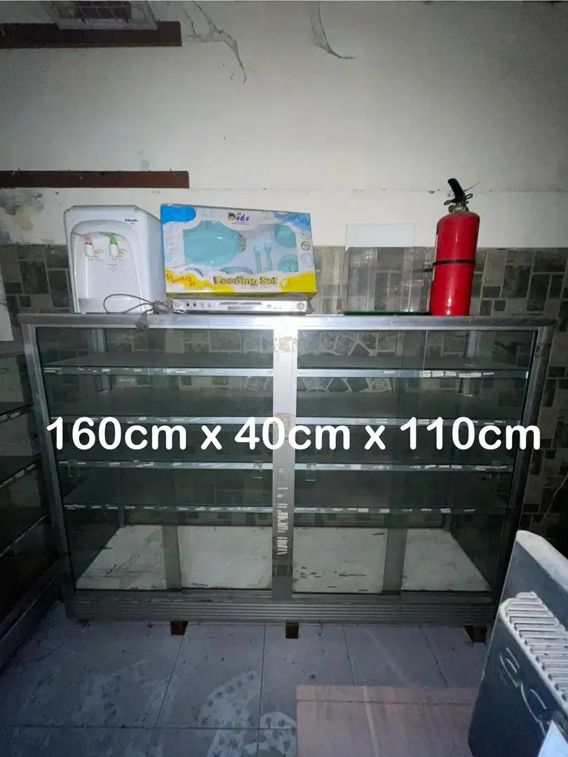 Lemari Etalase Kaca Murah Nego sampi deal