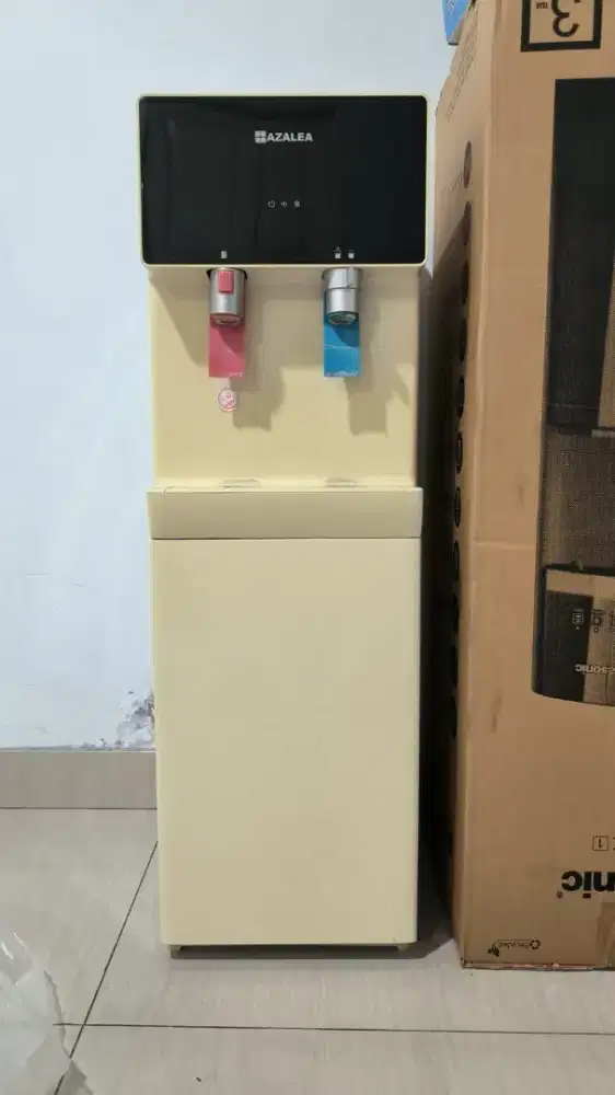 Dispenser Azalea galon atas Bekas