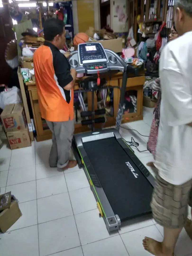 Alat fitnes treadmill elektrik TL 288 abu abu-abu
