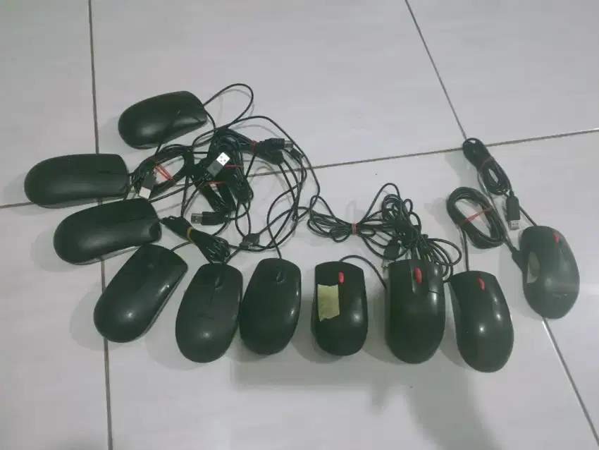 Mouse merk Dell dan Lenovo