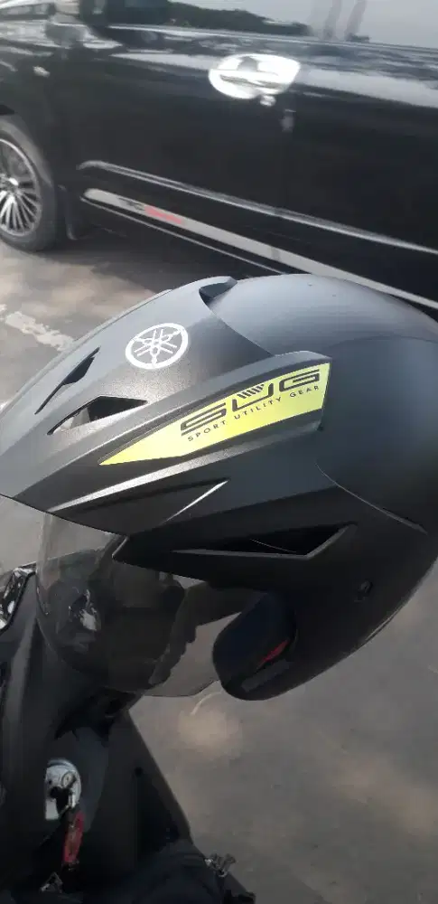 Helm pabrikan yamaha gear