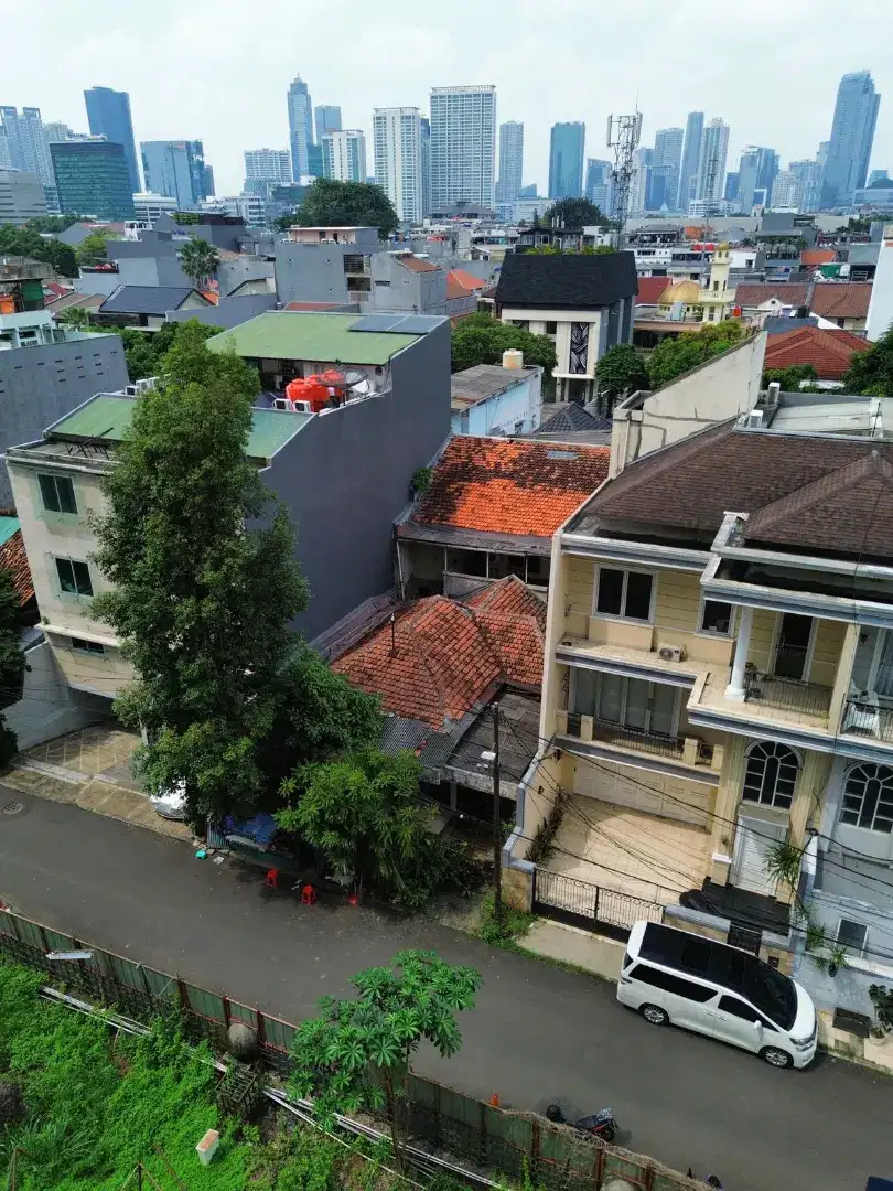 DIJUAL RUMAH HITUNG TANAH SETIABUDI JAKARTA SELATAN COCOK UNTUK KOS