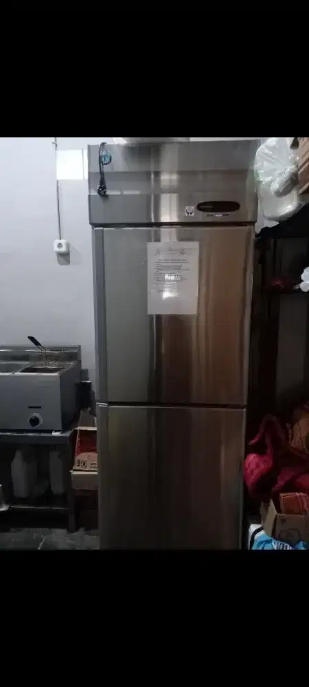 Dijual Frezer Upright Hoshizaki Jepang 2 pintu