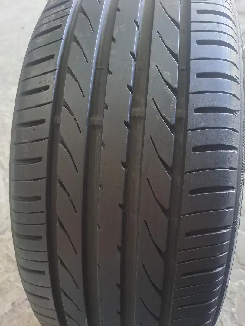 Ban 1 bj 90% uk 215.50.R18 merk toyo proxes R40