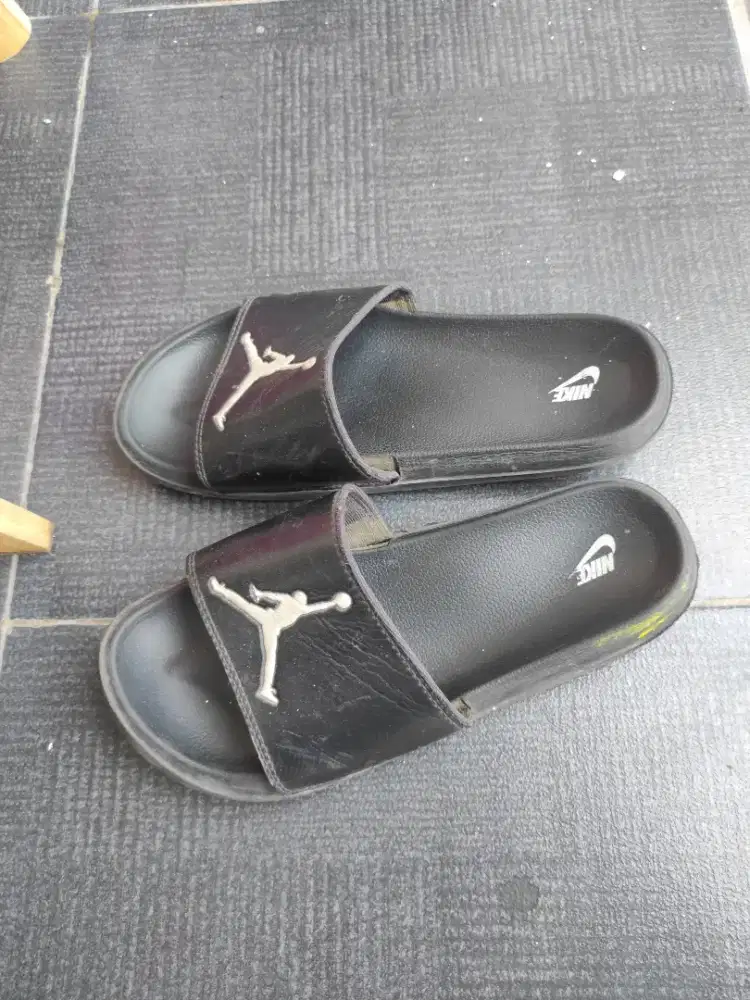 Menerima laptop rusak minus