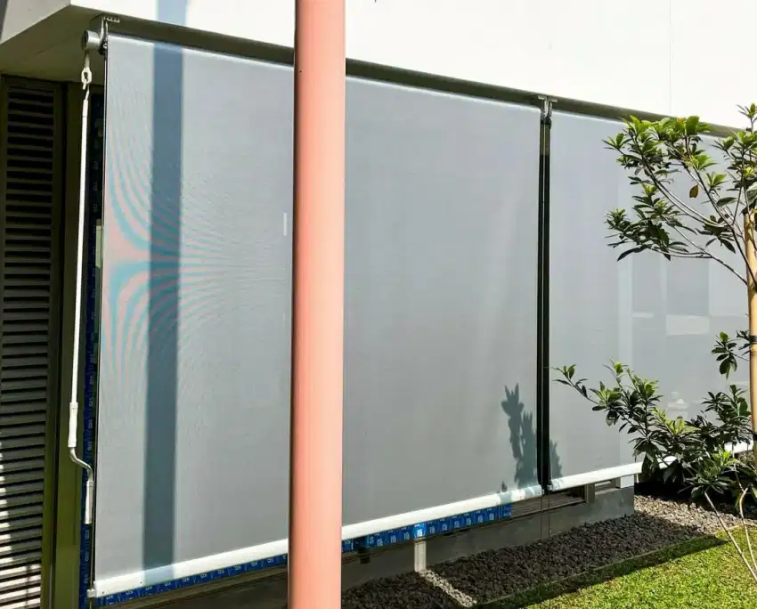 Tirai Roller blinds outdoor penahan panas dan hujan