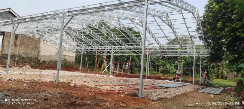 Kontruksi rangka baja ringan