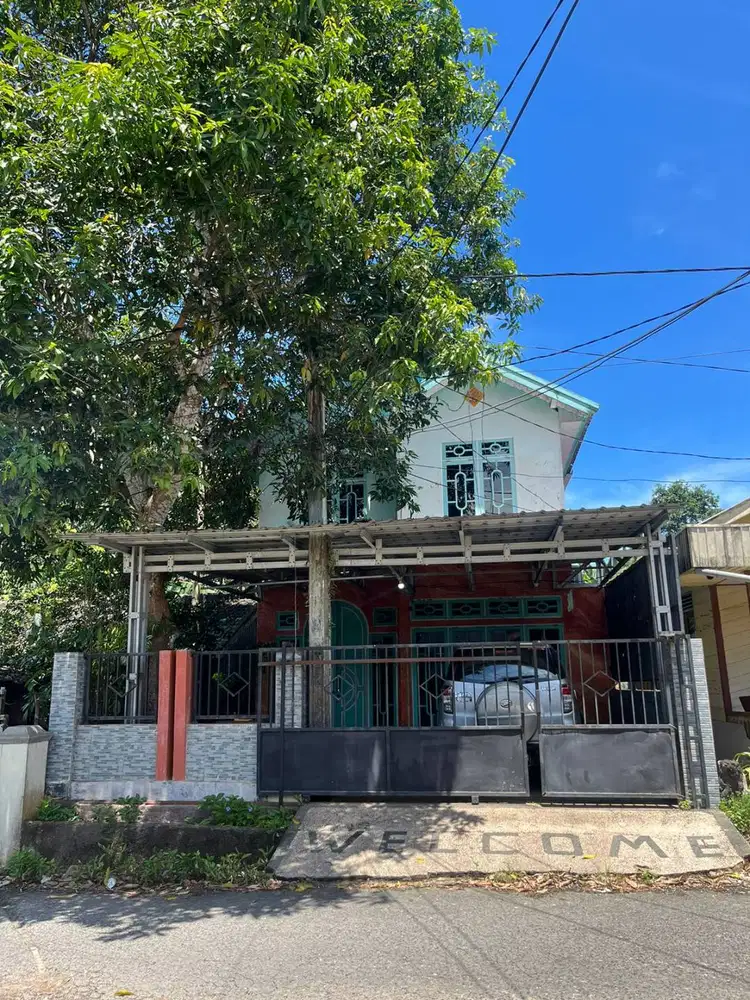 DIJUAL RUMAH DAN ISINYA LANTAI 2