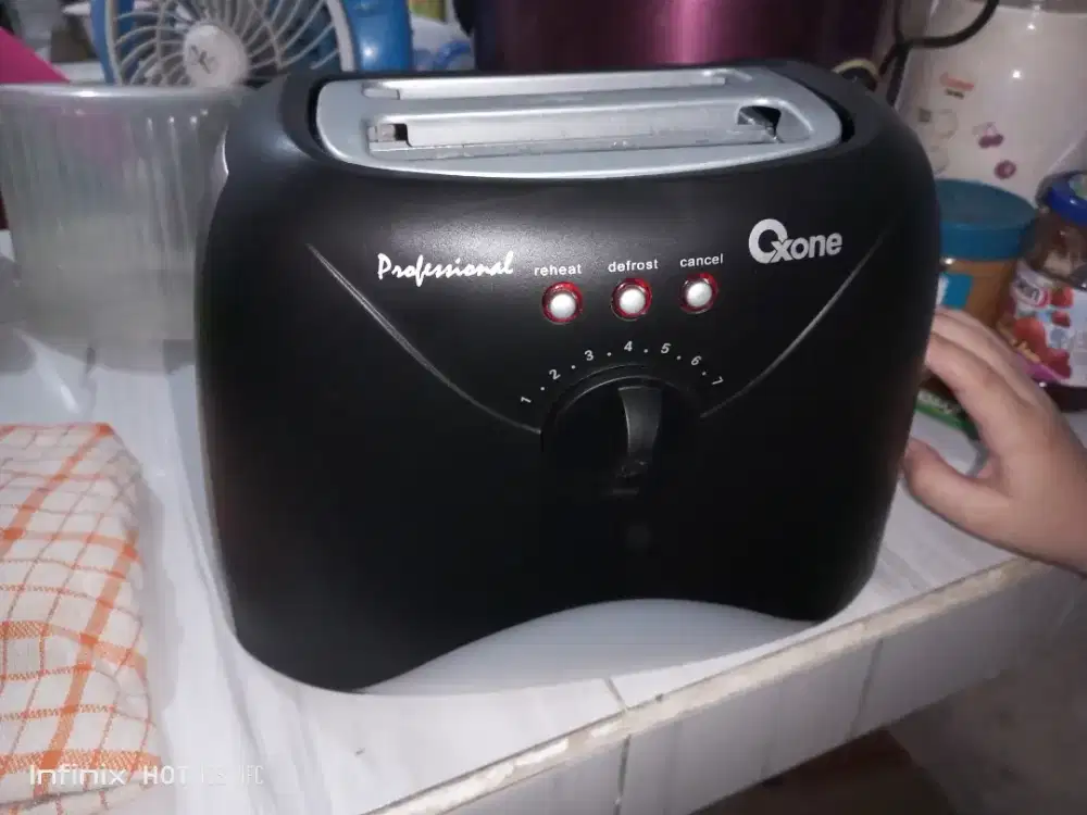 Pemanggang roti Oxone  OX-222